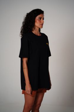 camiseta regular aeroporto bordado preto