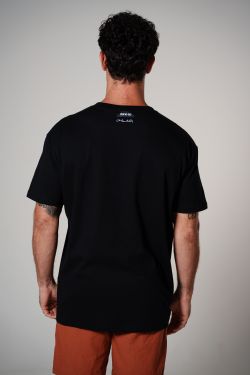 camiseta regular aeroporto bordado preto