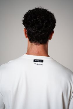 camiseta regular igrejinha bordado off