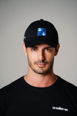 boné igrejinha Athos Bulcão preto