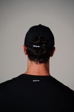 boné igrejinha Athos Bulcão preto