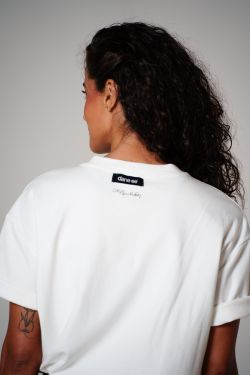 camiseta regular igrejinha bolso 2026 off