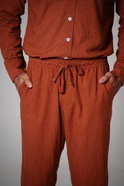 calça viscolinho caramelo