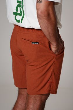 short viscolinho caramelo
