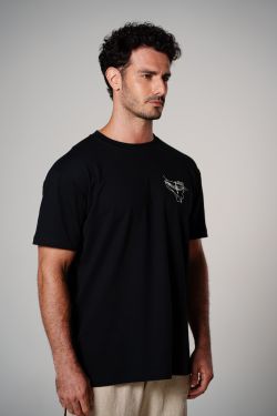 camiseta regular relaxa costas preto