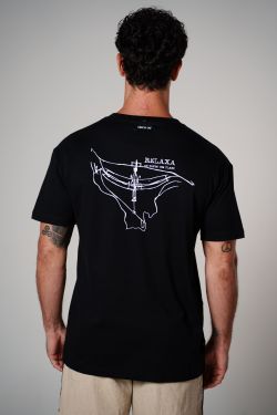 camiseta regular relaxa costas preto