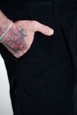 calça baggy veludo preto