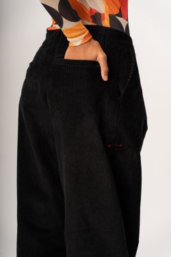 calça baggy veludo preto