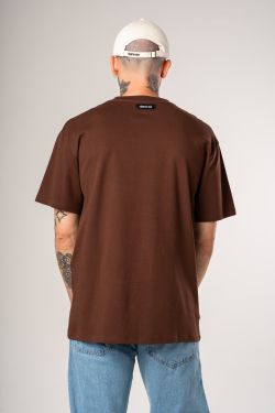 camiseta regular pare respire marrom