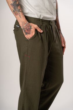 calça alfaiataria linho musgo
