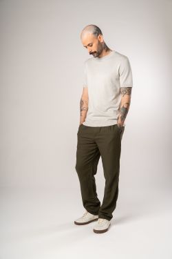 camiseta tricot egipcio cinza