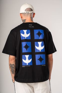 camiseta overboxy igrejinha athos bulcão preto