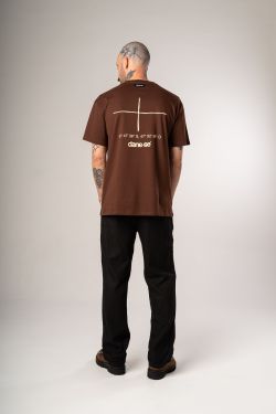 camiseta regular lucio costa marrom