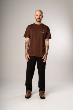 camiseta regular lucio costa marrom