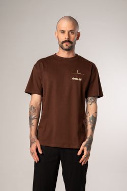 camiseta regular lucio costa marrom