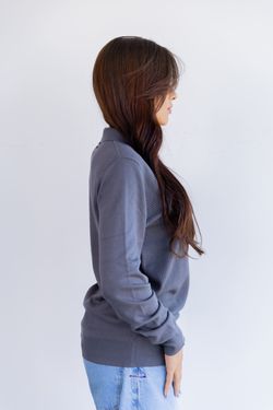 sueter tricot egipcio gola polo cinza