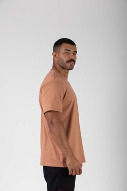 camiseta capivara na praia 26 marrom