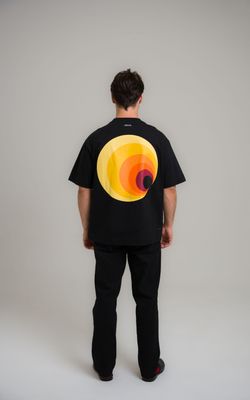 camiseta overboxy degradê mid century modern preto