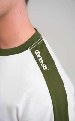 camiseta regular bicolor dane-se shoulder off