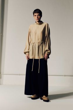 Blusa Cinto Véu