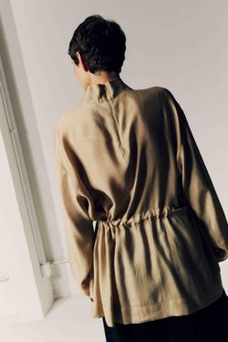 Blusa Cinto Véu