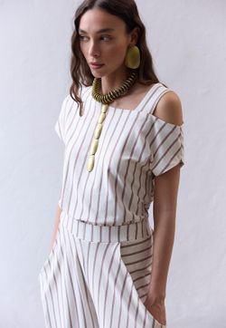 Blusa Assimétrica Malha Listra