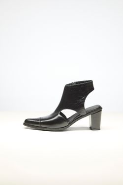 SAPATO BICO FINO SALTO ALTO PRETO