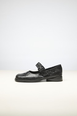 SAPATO SALTO BAIXO PRETO AMASSADO