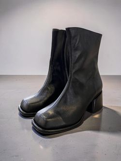 BOTA CANO MÉDIO SALTO MÉDIO PRETA