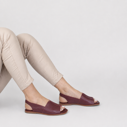 Sandália Zatta em Couro Flat Letícia Marsala