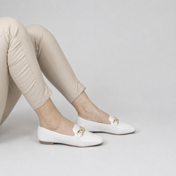 Mocassim Zatta Detalhe de Fivela Magda Off White
