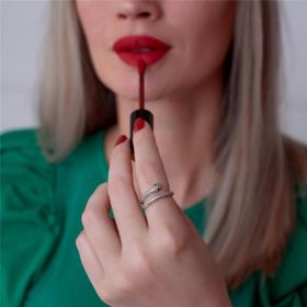 Imagem do produto Anel Stelle Aro Fino Cobra Cravejado de Zircônias e Zircônia Verde Folheado a Ouro 18k