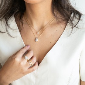 Imagem do produto Anel com Círculo Cravejado de Zircônias Folheado a Ouro 18K