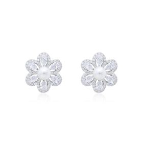 Imagem do produto Brinco Flor com Centro de Pérola e Seis Cristais em Gota Cravejado de Zircônias Prata 925