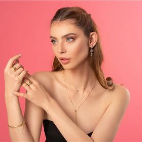 Imagem do produto COLAR STELLE  PINGENTE GOTA CRAVEJDO DE ZIRCÔNIAS FOLHEADO A OURO 18K