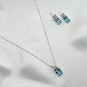 Imagem do produto Colar retangular aqua com zircônias em X prata 925