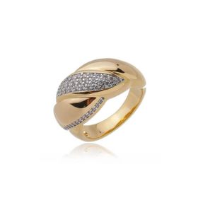 Imagem do produto Anel com design retorcido e detalhes em cravação de zircônias folheado a ouro 18k