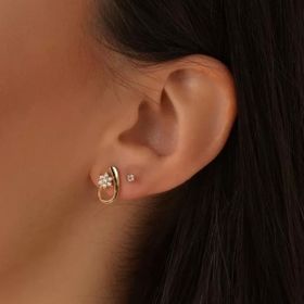 Imagem do produto Brinco florzinha caule estilizado folheado a ouro 18k