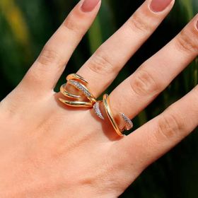 Imagem do produto ANEL ARO LISO E ARO ABERTO CRAVEJADO DE ZIRCÔNIAS FOLHEADO A OURO 18K