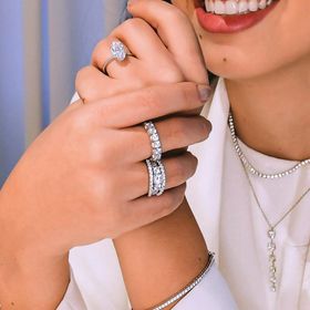 Imagem do produto Anel moissanite meia aliança com pedras redondas em prata 925