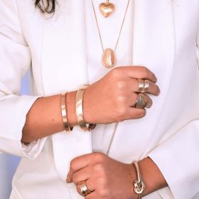 Imagem do produto Pulseira Algema Larga Fosca com Fecho de Segurança Folheada a Ouro 18k