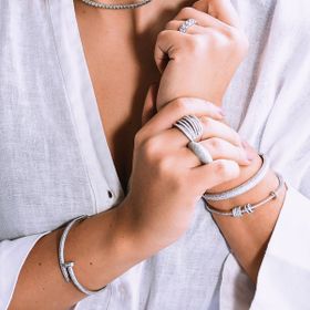 Imagem do produto Bracelete cravejado com zircônias em prata 925 com banho de ródio
