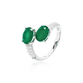 Imagem do produto Anel com Cristal Verde Esmeralda Oval 5mm e meia cravação de Zircônias em Prata 925