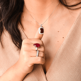 Imagem do produto Colar maçã do amor malha veneziana pingente quadrado com cristal vermelho rubi cravejado de zircônias em prata 925