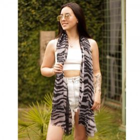 Imagem do produto Xale Echarpe Zebra Cinza em Poliester 180X90CM