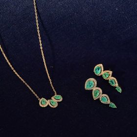 Imagem do produto Brinco Earcuff Gotas Paraíba com Cravação na Volta Folheado a Ouro 18K