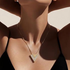 Imagem do produto Colar com Triângulo Zircônia Cravejado Folheado a Ouro 18K