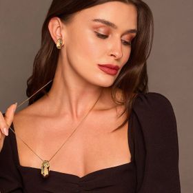 Imagem do produto Brinco Liso com Design Orgânico Alongado Folheado a Ouro 18K