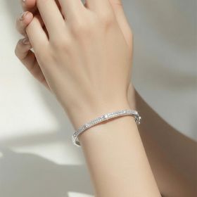 Imagem do produto Pulseira Rígida Cravejado com Moissanites em Prata 925