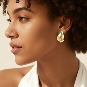 Imagem do produto Brinco Meia Argola Gota Abaluada com Fileira de Zircônia Folheado a Ouro 18K